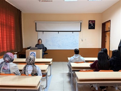 Yönetim ve Organizasyon Bölümü Öğrencilerine Yönelik Oryantasyon Toplantısı Gerçekleştirildi